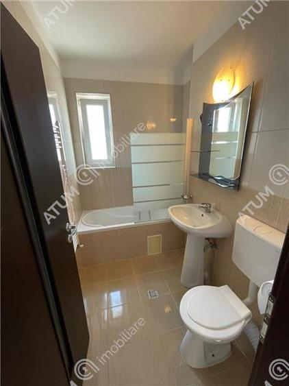 Apartament cu 2 camere semidecomandat, mobilat în Exterior Sud