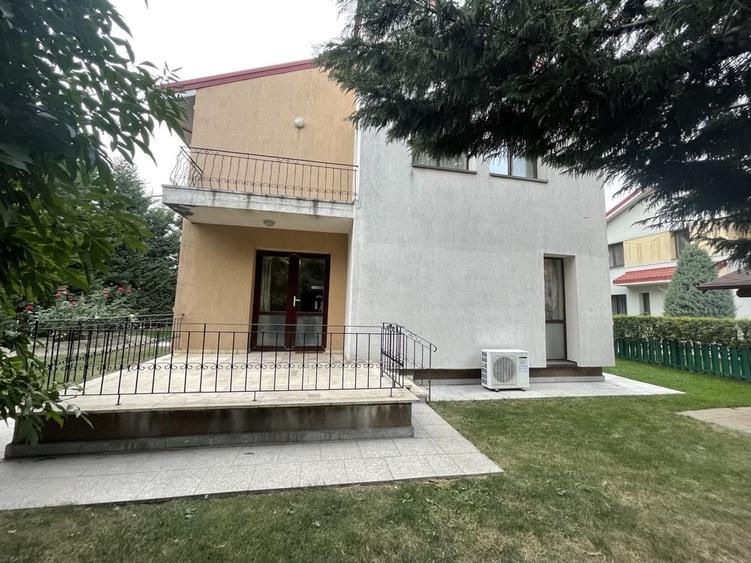 Casă cu 4 camere cu Teren 506 Mp în Lacu