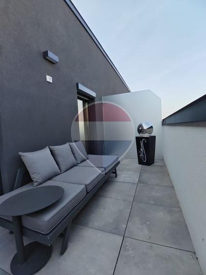 Apartament cu 2 camere decomandat, mobilat în Central