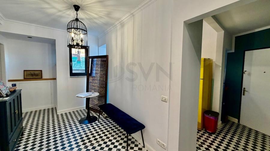 Apartament cu 4 camere decomandat, mobilat în P-ța Victoriei