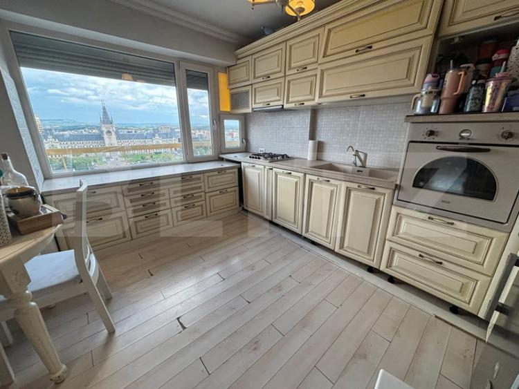Apartament cu 4 camere decomandat în Ultracentral