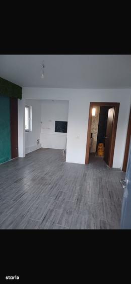 Casă cu 2 camere cu Teren 140 Mp în Central