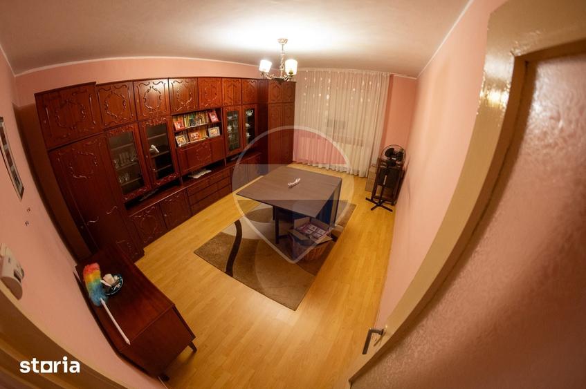 Apartament cu 2 camere decomandat în Vitrometan