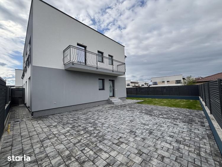 Casă cu 4 camere cu Teren 220 Mp în Central