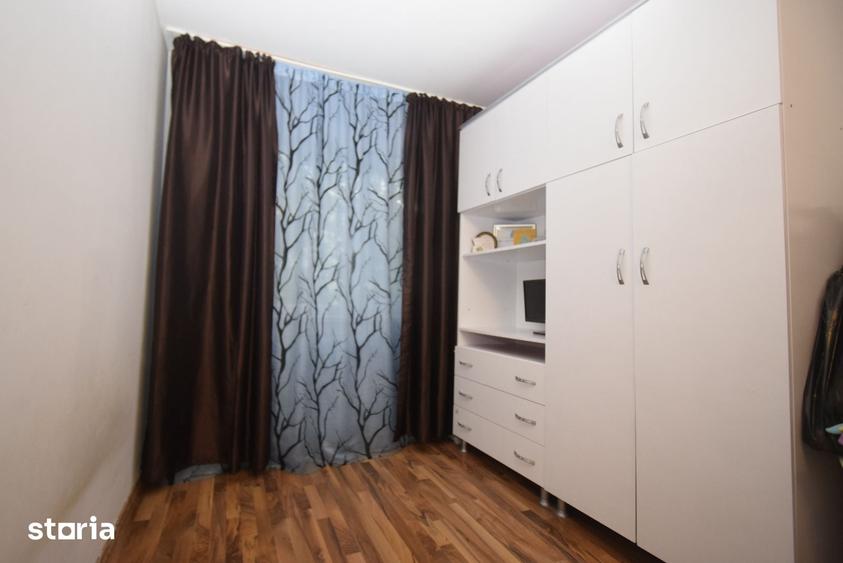 Apartament cu 4 camere în Rovine