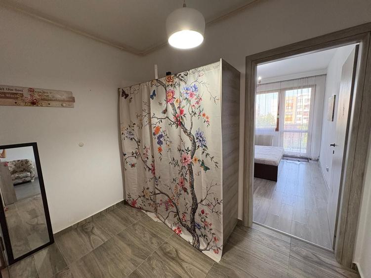 Apartament cu 2 camere semidecomandat în Exterior Vest