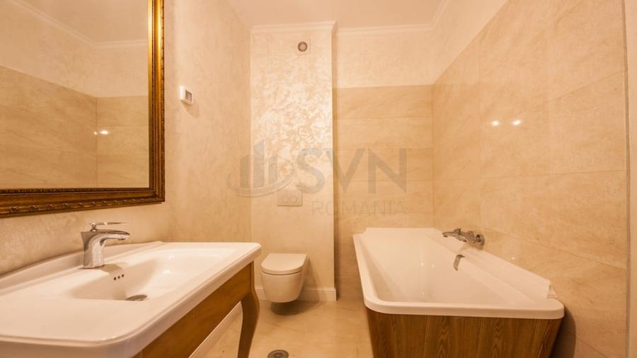 Casă individuală cu 9 camere cu Teren 750 Mp în Pipera