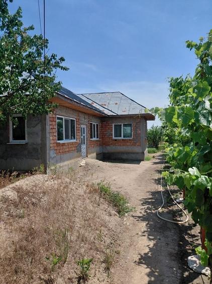 Casă cu 4 camere în Stăncuța