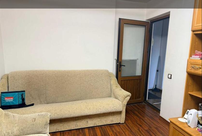 Apartament cu 2 camere decomandat în CET