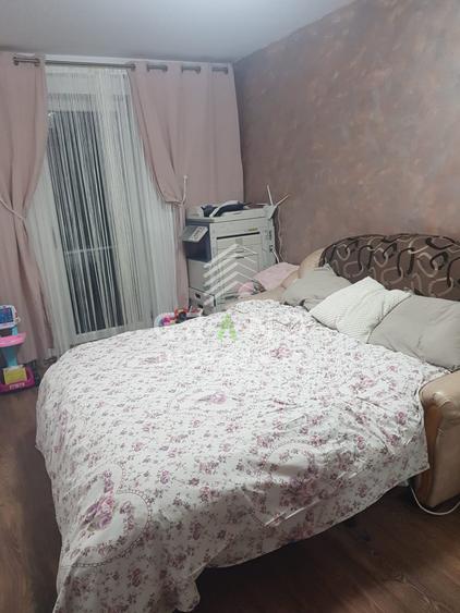 Apartament cu 3 camere semidecomandat, mobilat în Iris