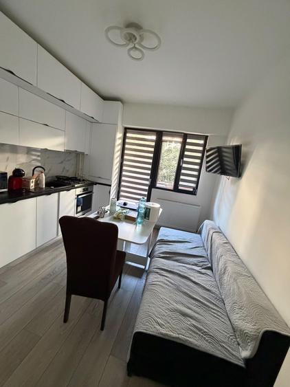 Apartament cu 2 camere decomandat în Exterior Vest