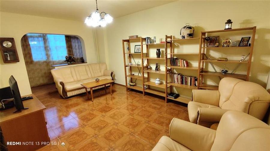 Apartament cu 2 camere decomandat în P-ța Mihai Viteazu