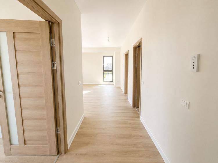 Apartament cu 3 camere decomandat în Tomis Plus