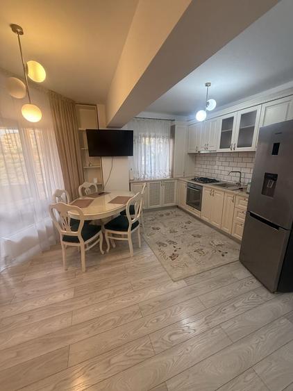 Apartament cu 3 camere în Alexandru cel Bun