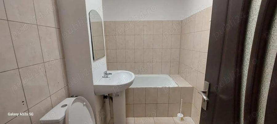 Apartament cu 3 camere decomandat în Craiter