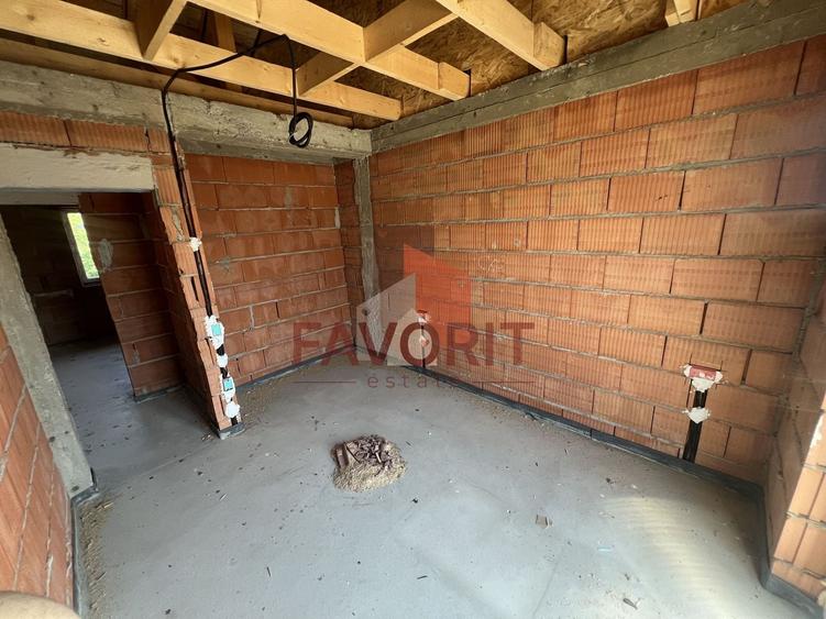 Duplex cu 3 camere cu Canalizare în Remetea Mare