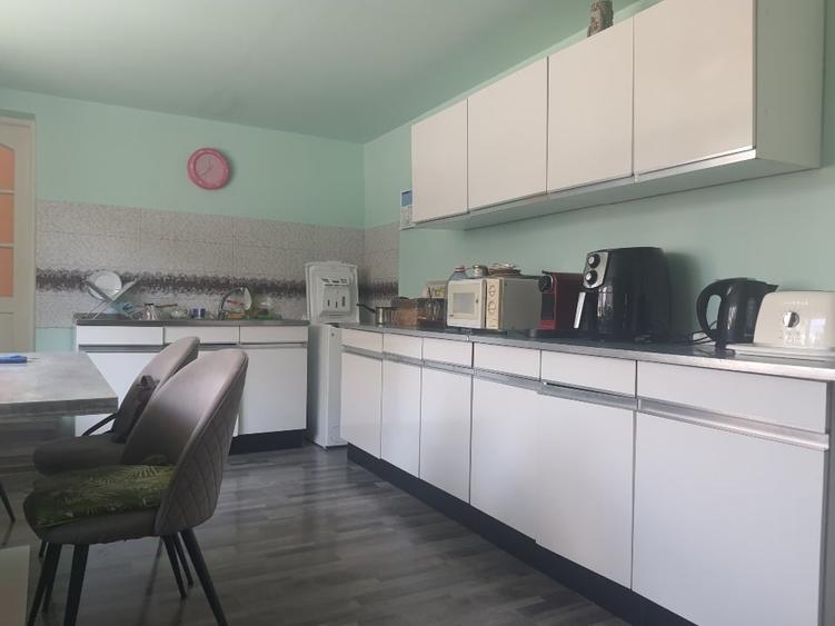 Casă individuală cu 3 camere cu Canalizare în Girocului