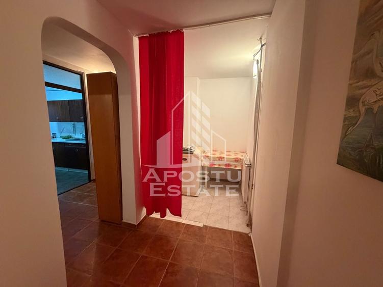 Apartament cu 3 camere decomandat în Aradului
