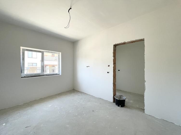 Duplex cu 3 camere cu Canalizare în Moșnița Veche