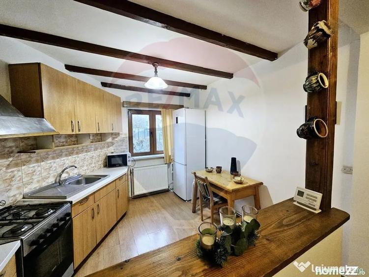 Apartament cu 3 camere decomandat în Calea București