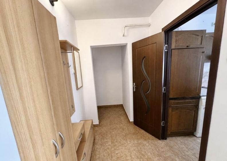 Apartament cu 2 camere semidecomandat în Exterior Vest