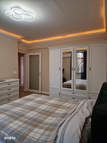 Proprietar apartament 3 camere, 80 mp, etaj 2/2 strada Republicii - 11