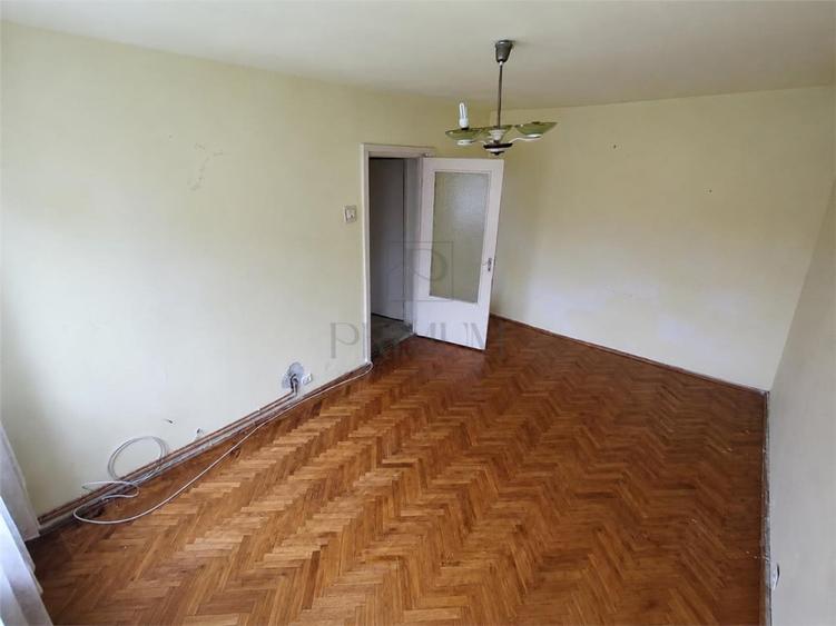 Apartament cu 2 camere semidecomandat în Cetății