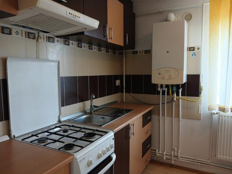 Apartament cu 2 camere nedecomandat, mobilat în Cug