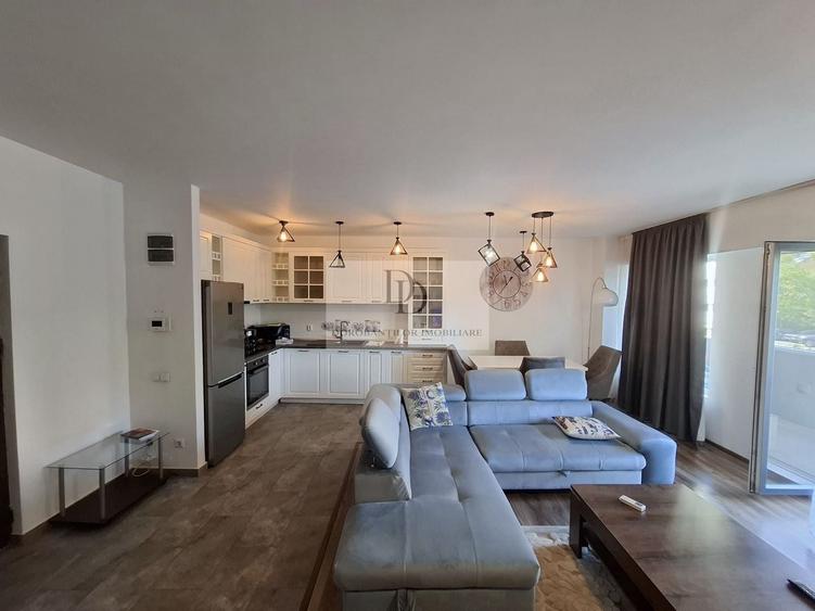 Apartament cu 2 camere semidecomandat, mobilat în Central
