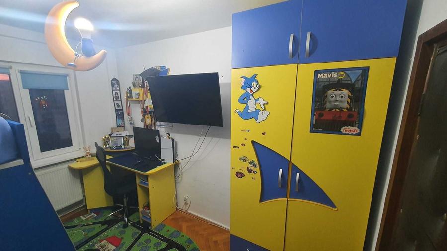 Apartament cu 4 camere decomandat în Ultracentral