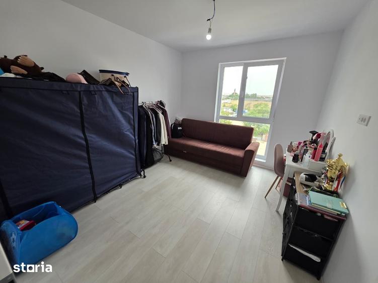Apartament cu 3 camere în Pantelimon