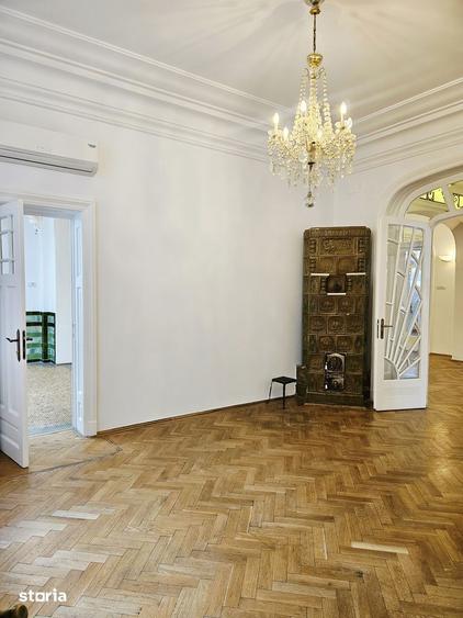 Casă cu 6 camere cu Teren 250 Mp în Unirii