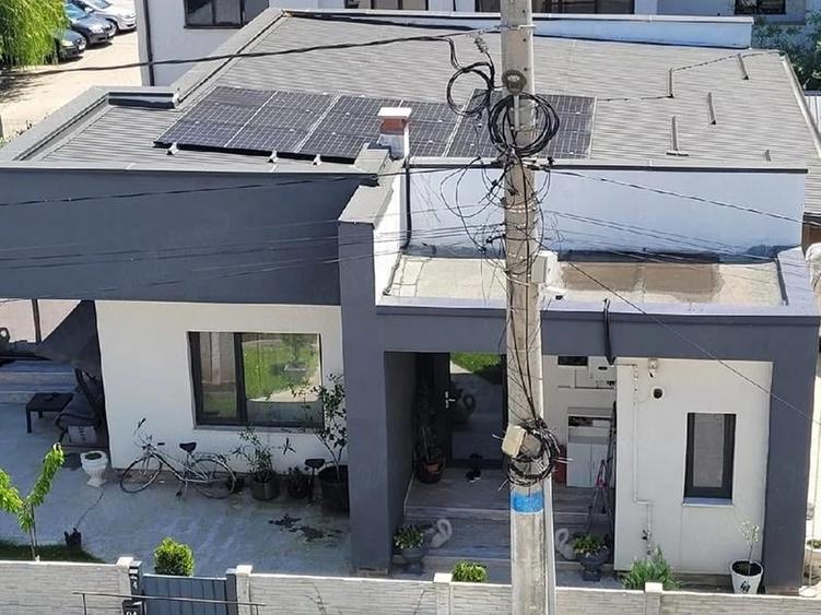 Casă individuală cu 5 camere cu Canalizare în Pielești
