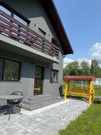 Casă individuală cu 4 camere cu Canalizare în Lerești