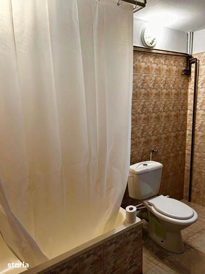 Casă cu 7 camere cu Teren 1150 Mp în Central