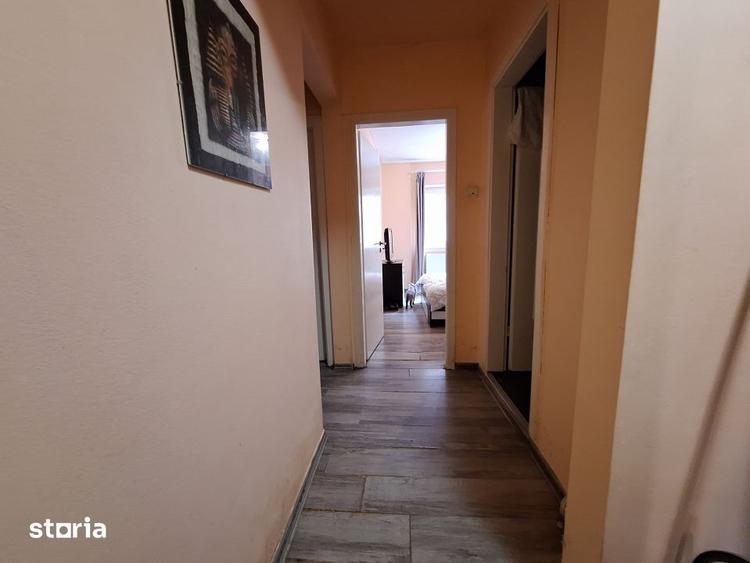 Apartament cu 3 camere decomandat, mobilat în Aradului