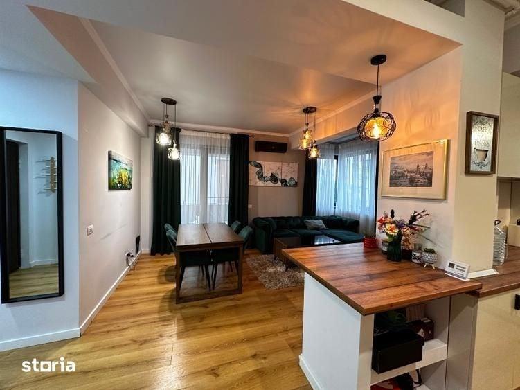 Apartament cu 3 camere semidecomandat în Grivița