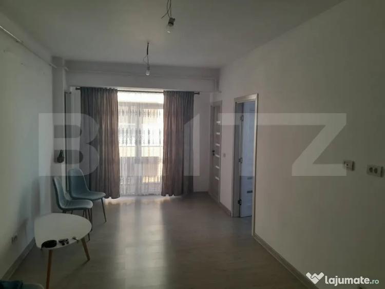 Apartament cu 3 camere semidecomandat în Obcini