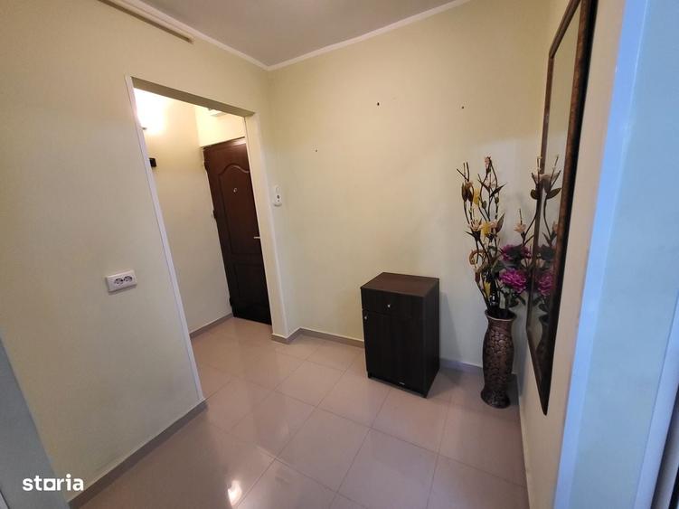 Apartament cu 2 camere semidecomandat în Micro 38