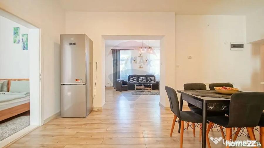 Casă cu 6 camere cu Teren 700 Mp în Ultracentral