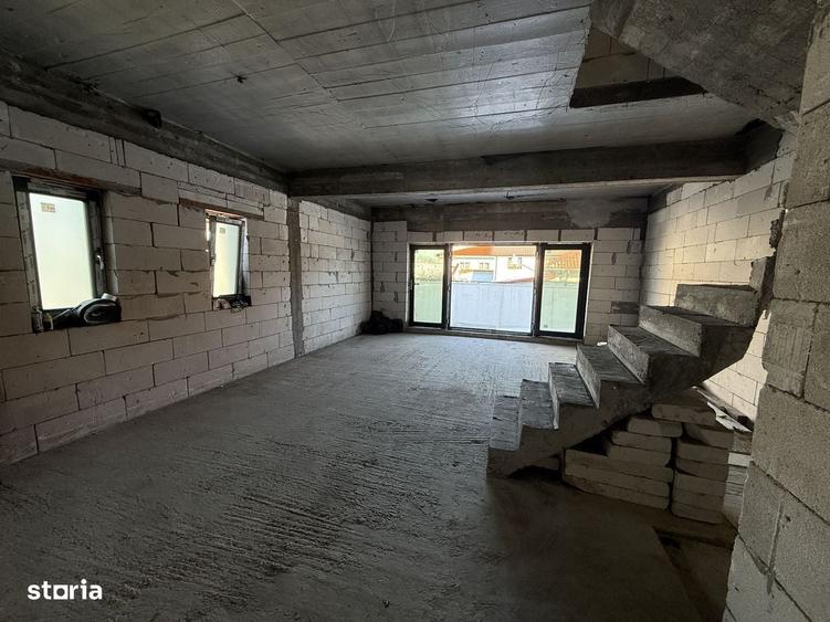 Casă cu 4 camere cu Teren 200 Mp în Central