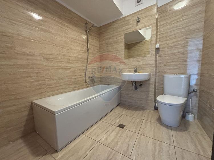 Apartament cu 2 camere decomandat în Periferie