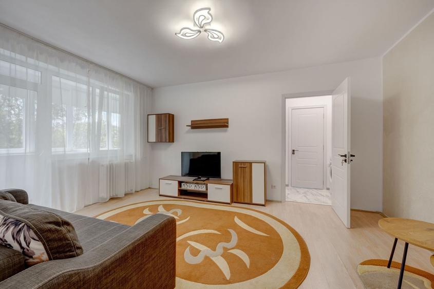 Apartament cu 2 camere semidecomandat, mobilat în Baba Novac