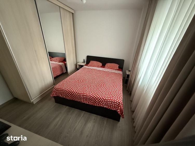 Apartament cu 4 camere în Berceni