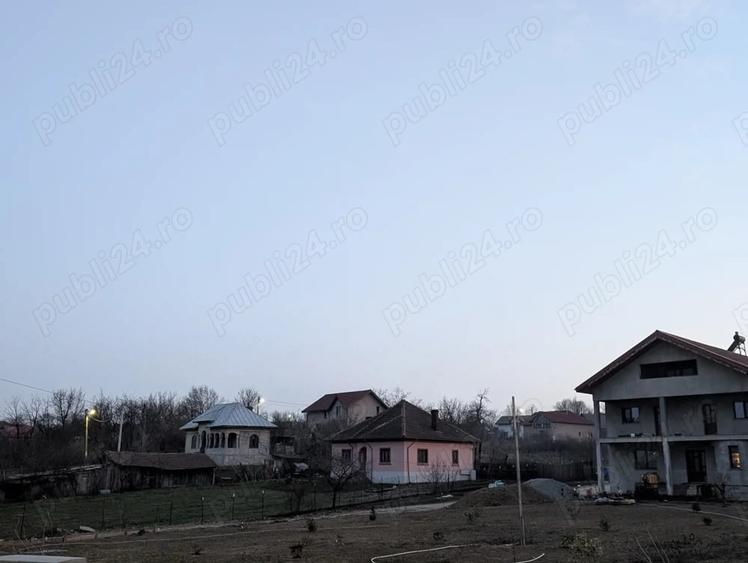Casă cu 3 camere cu Teren 1106 Mp în Central