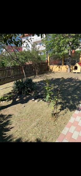 Casă cu 9 camere cu Teren 640 Mp în Agigea