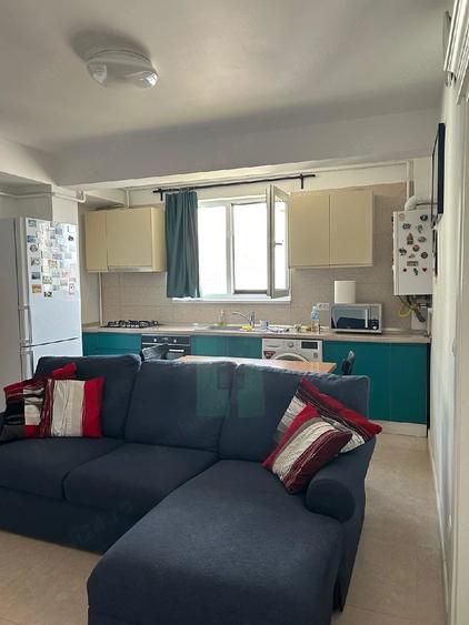 Apartament cu 3 camere decomandat în Bucium