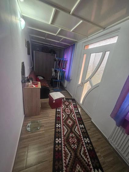 Casă cu 2 camere cu Teren 1000 Mp în Central