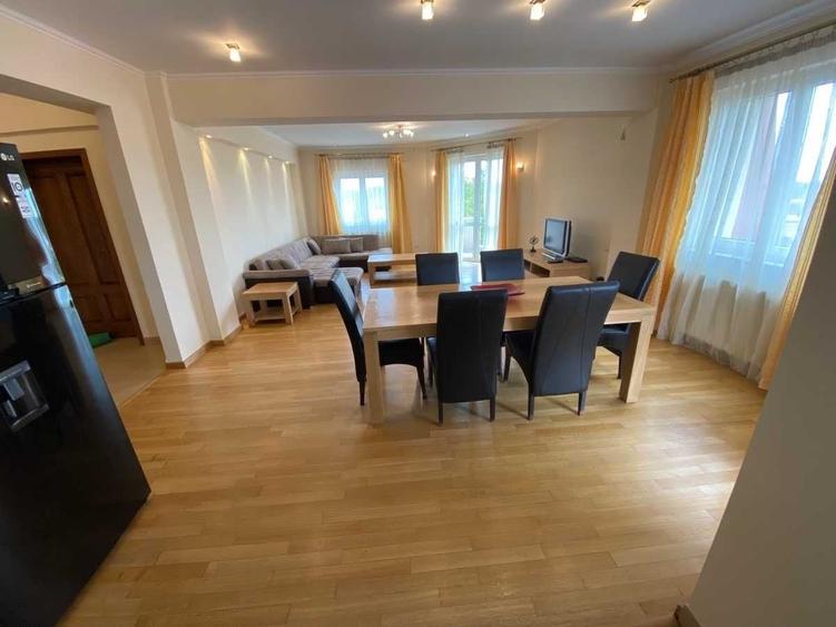Apartament cu 4 camere decomandat în Odăile