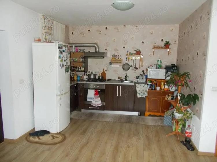 Casă cu 4 camere în Moșnița Veche